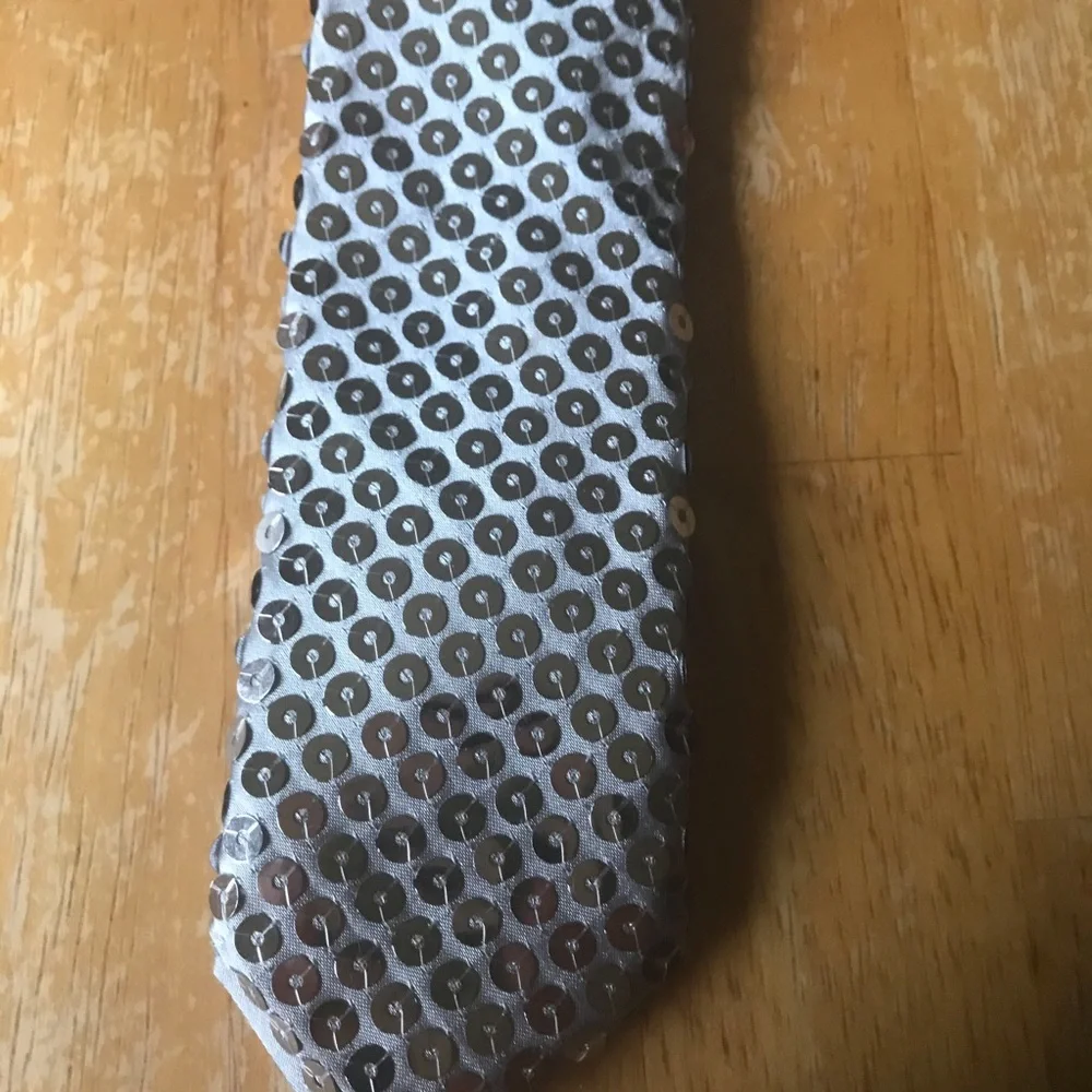 NWOT Boys dress bling gray shimmer tie, 12” neck/15”L